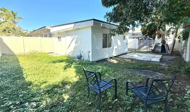 $2,500 | 716 Northeast 7th Street, Unit B, Hallandale Beach, FL 33009