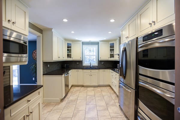 7 Lemuel Cobb Road Plympton, MA 02367 - Photo 3 of 27 Gallery Image 3