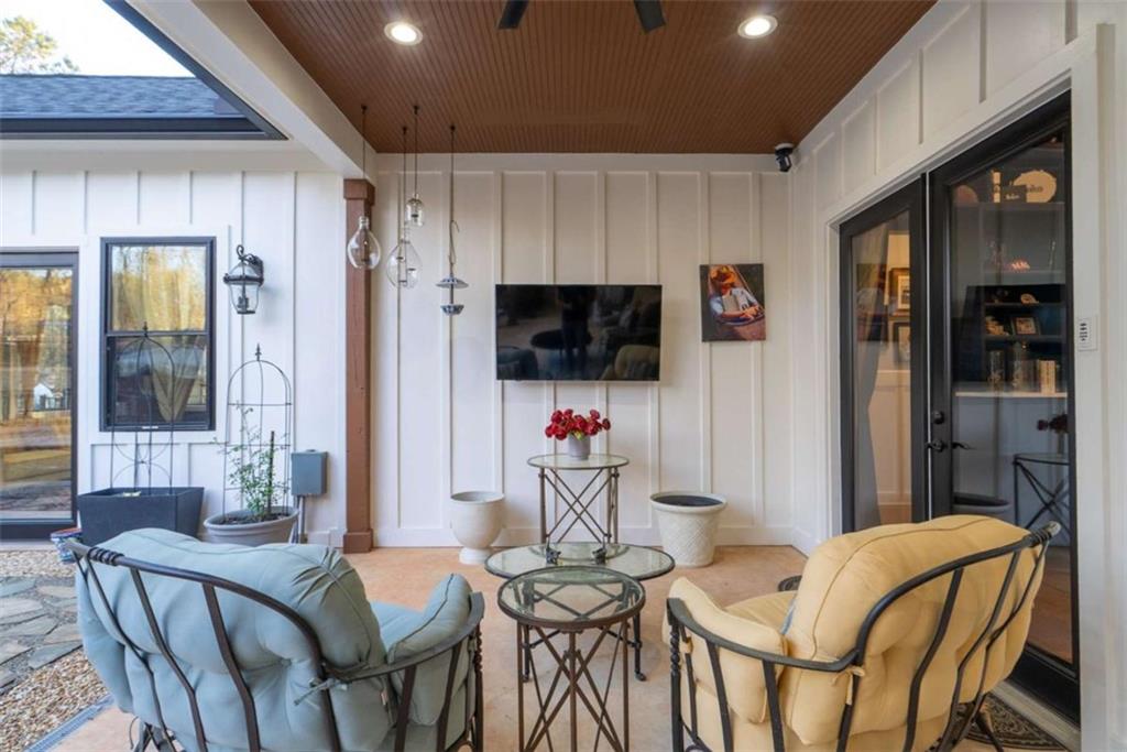 1953-1 Barton Brg Road Madison, GA 30650 - Photo 59 of 78 a view of a dining room with furniture