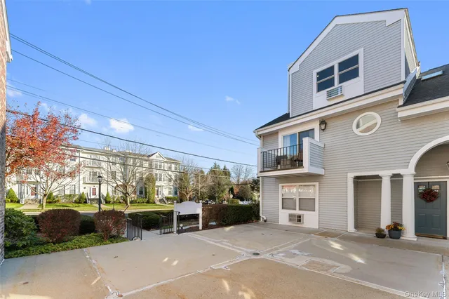 $699,000 | 36 Greenridge Avenue, Unit 302, White Plains, NY 10605