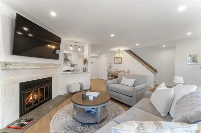 $699,000 | 36 Greenridge Avenue, Unit 302, White Plains, NY 10605