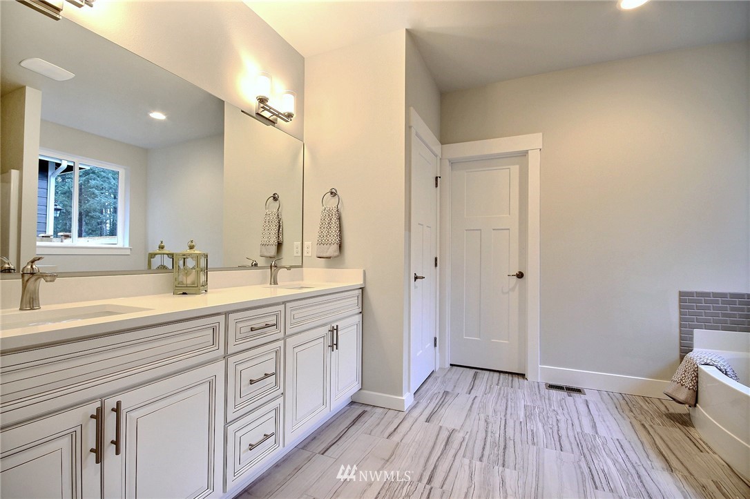 10301 Hipkins Road Southwest Lakewood, WA 98498 - Photo 16 of 23 Gallery Image 16