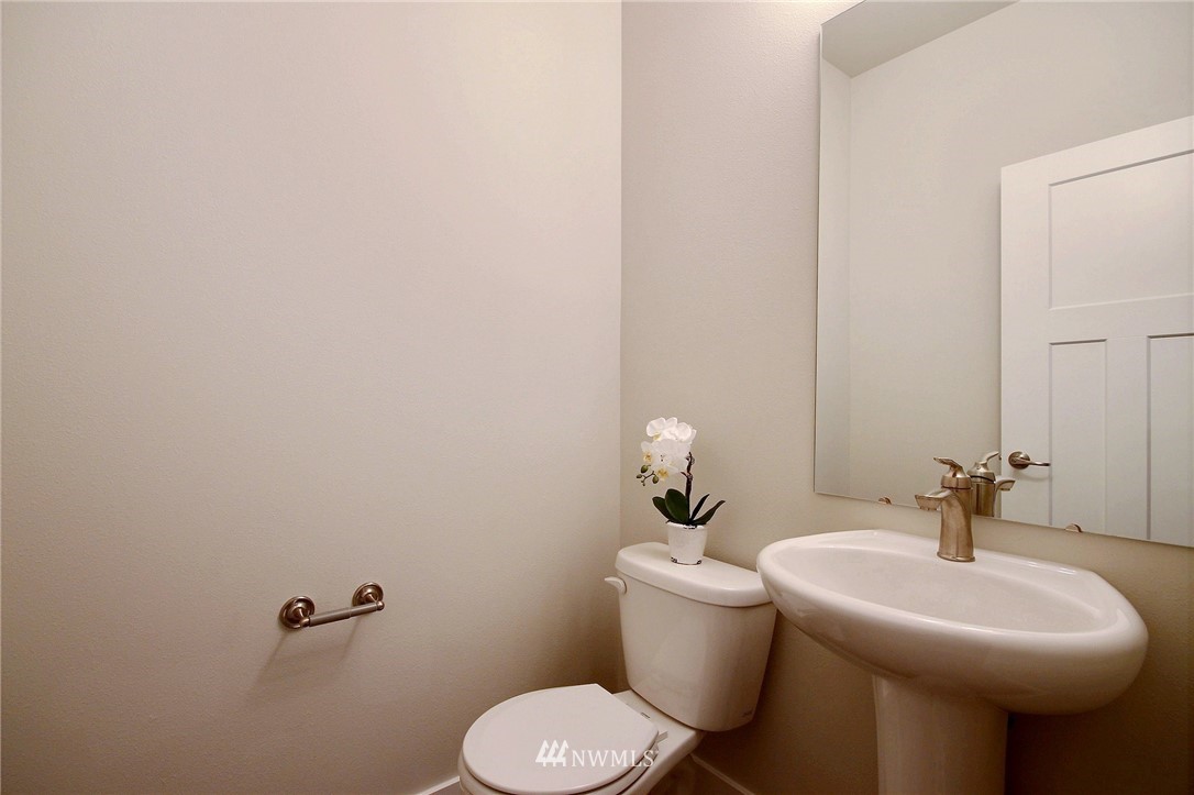 10301 Hipkins Road Southwest Lakewood, WA 98498 - Photo 19 of 23 Gallery Image 19