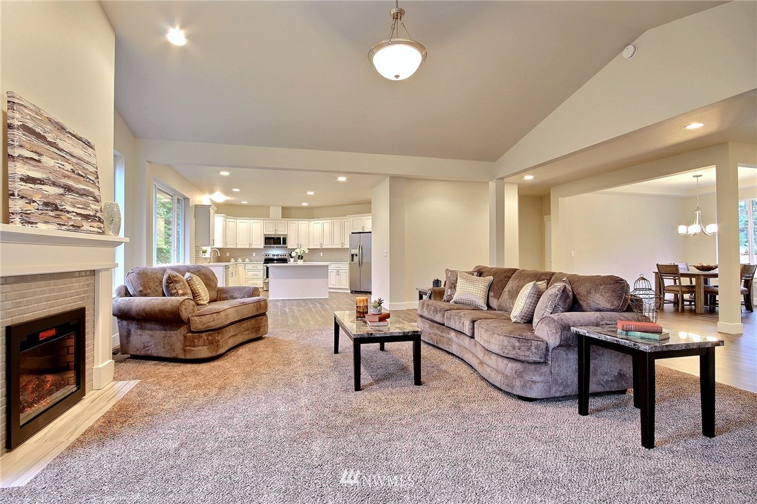 10301 Hipkins Road Southwest Lakewood, WA 98498 - Photo 6 of 23 Gallery Image 6