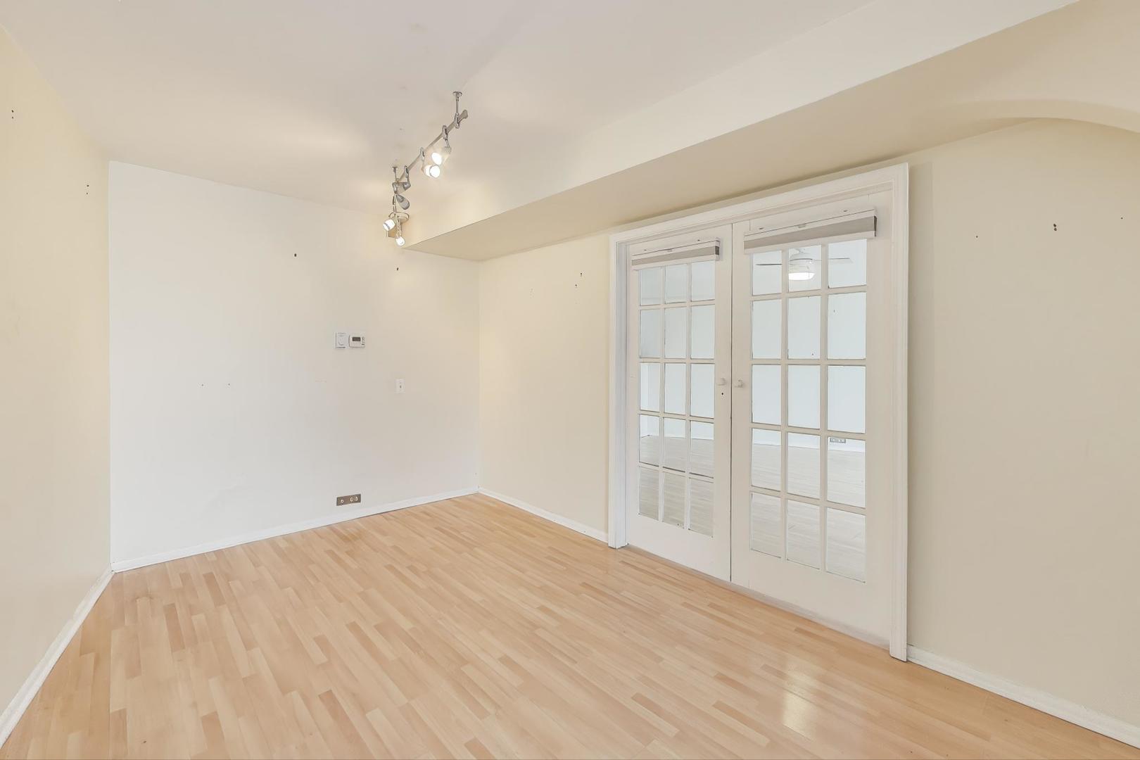 300 North State Street, Unit 2305 Chicago, IL 60654 - Photo 17 of 35