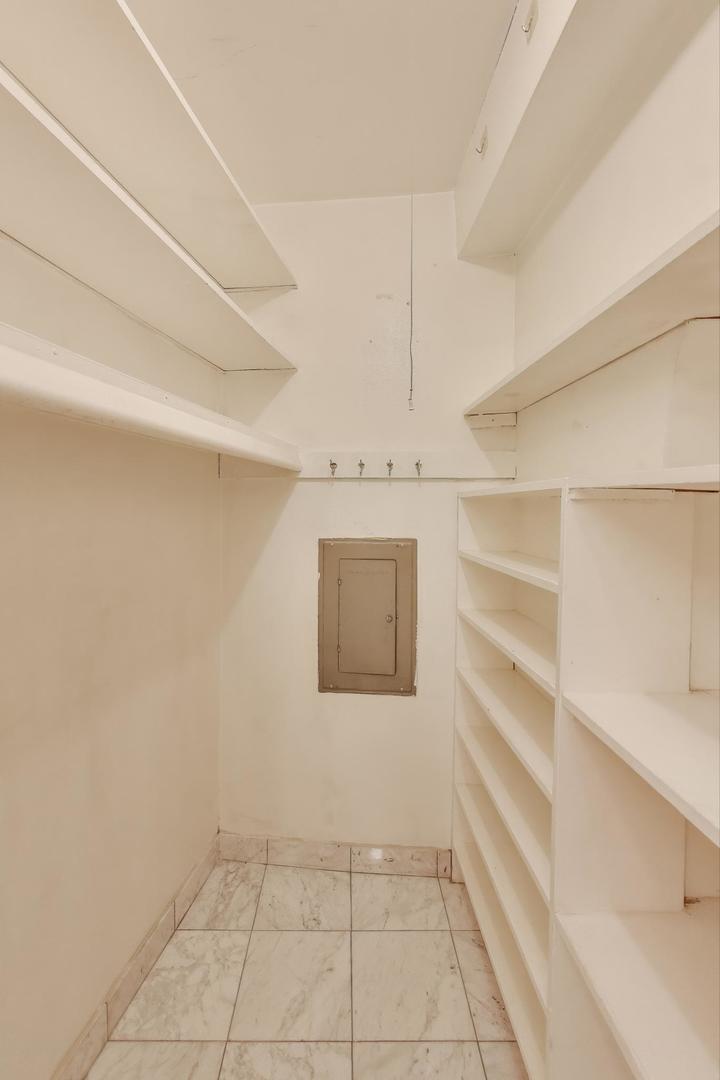 300 North State Street, Unit 2305 Chicago, IL 60654 - Photo 19 of 35