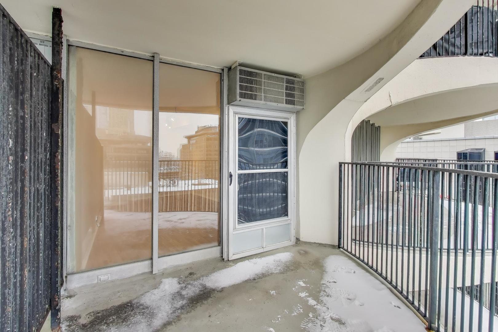 300 North State Street, Unit 2305 Chicago, IL 60654 - Photo 24 of 35