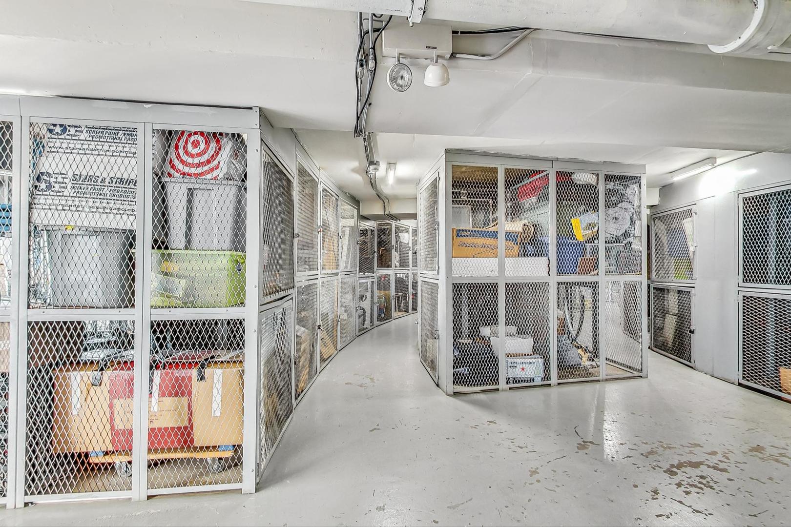 300 North State Street, Unit 2305 Chicago, IL 60654 - Photo 28 of 35