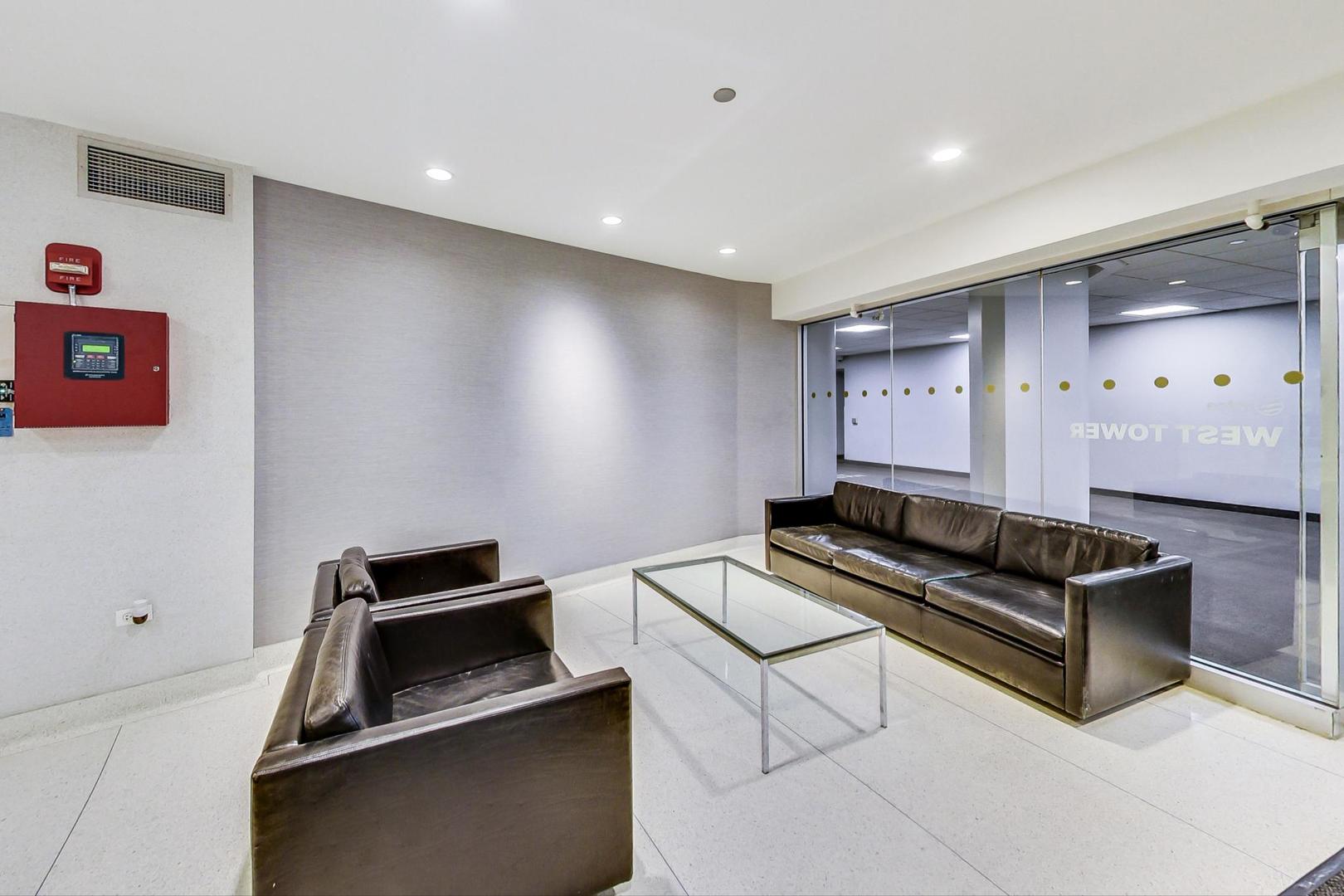 300 North State Street, Unit 2305 Chicago, IL 60654 - Photo 4 of 35