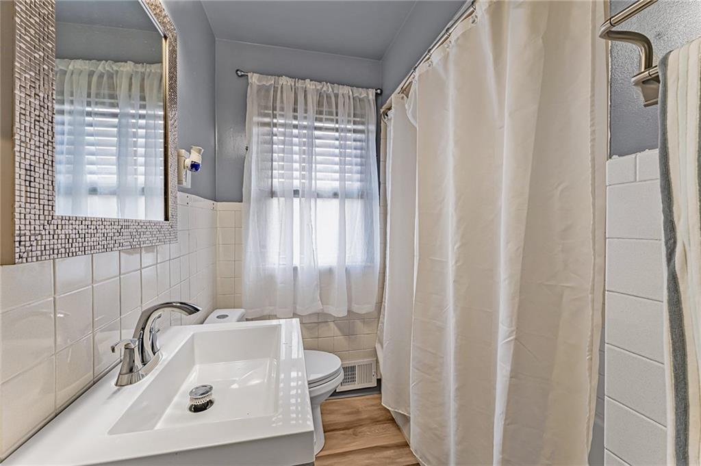 109 Imogene Road Pittsburgh, PA 15217 - Photo 11 of 19 Gallery Image 11