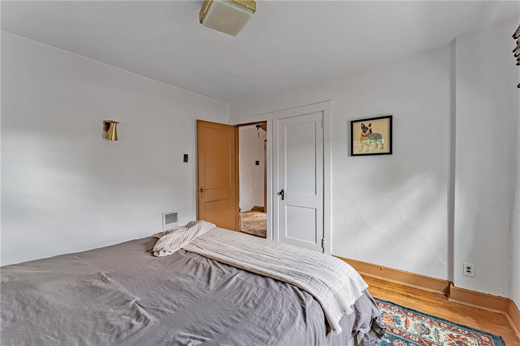 109 Imogene Road Pittsburgh, PA 15217 - Photo 13 of 19 Gallery Image 13