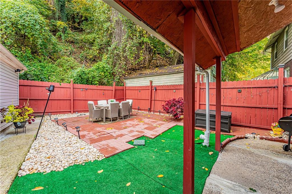 109 Imogene Road Pittsburgh, PA 15217 - Photo 17 of 19 Gallery Image 17