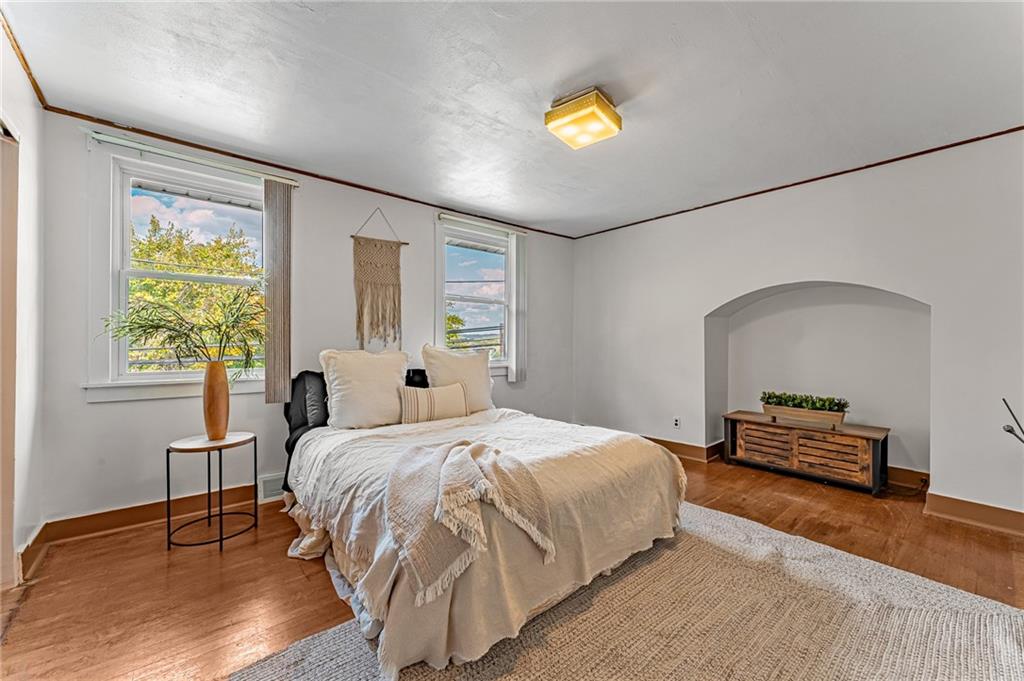 109 Imogene Road Pittsburgh, PA 15217 - Photo 10 of 19 Gallery Image 10