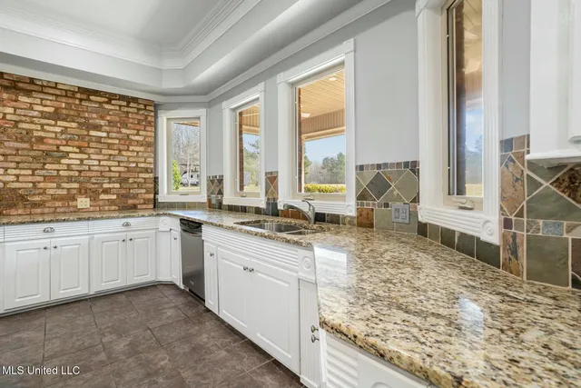 $564,000 | 559 White Oak Road, Florence, MS 39073