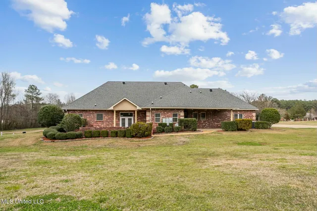 $564,000 | 559 White Oak Road, Florence, MS 39073