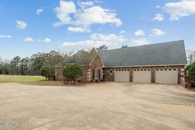 $564,000 | 559 White Oak Road, Florence, MS 39073