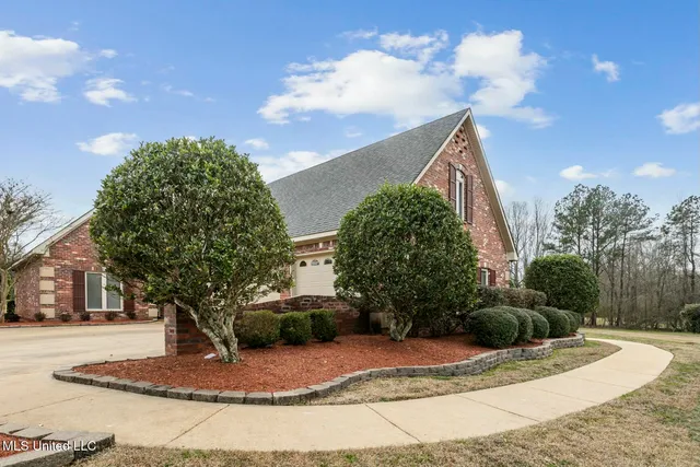 $564,000 | 559 White Oak Road, Florence, MS 39073