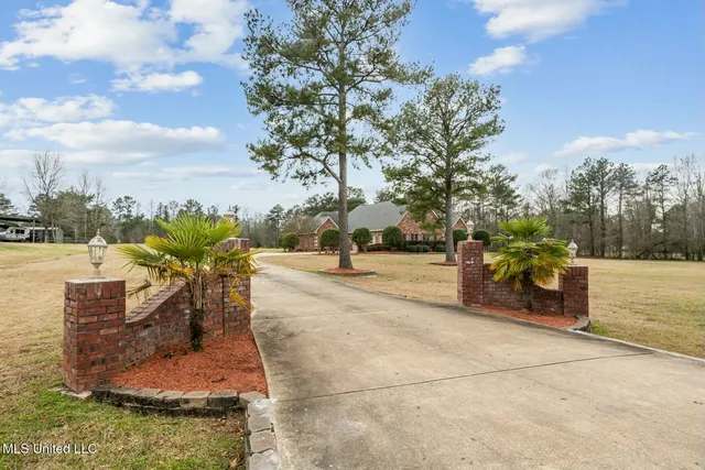 $564,000 | 559 White Oak Road, Florence, MS 39073