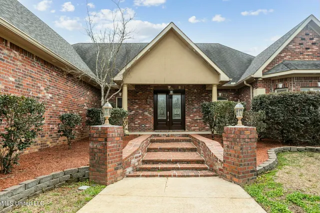 $564,000 | 559 White Oak Road, Florence, MS 39073