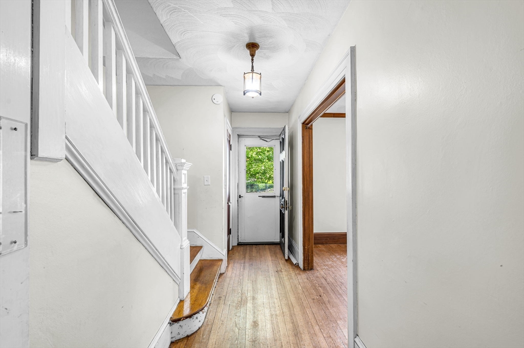 32 Marsden Street Springfield, MA 01109 - Photo 3 of 41 Gallery Image 3