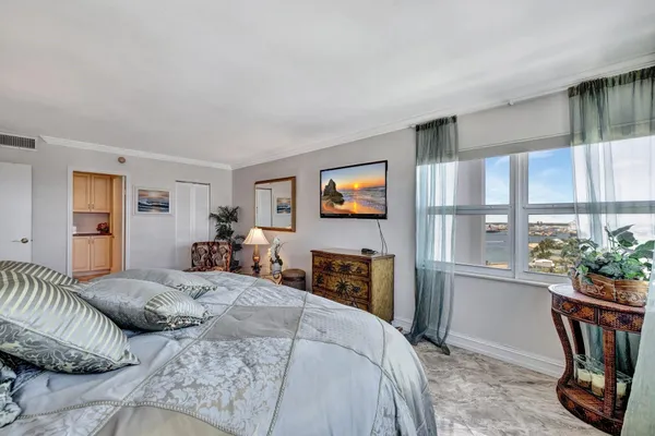 $3,900 | 2100 South Ocean Drive, Unit 16F, Fort Lauderdale, FL 33316