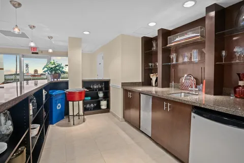 $3,900 | 2100 South Ocean Drive, Unit 16F, Fort Lauderdale, FL 33316