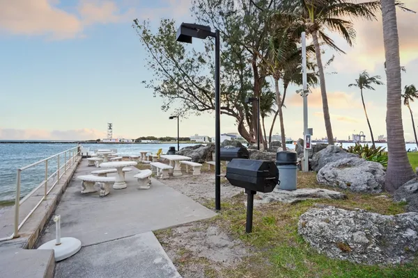 $3,900 | 2100 South Ocean Drive, Unit 16F, Fort Lauderdale, FL 33316