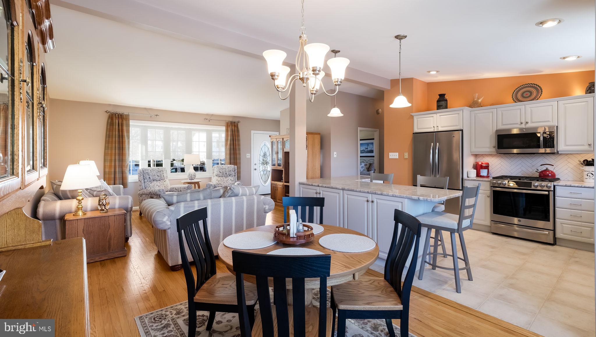 439 Shallcross Road Southampton, PA 18966 - Photo 12 of 41 Livingroom, dining room & kitchen - open concept!