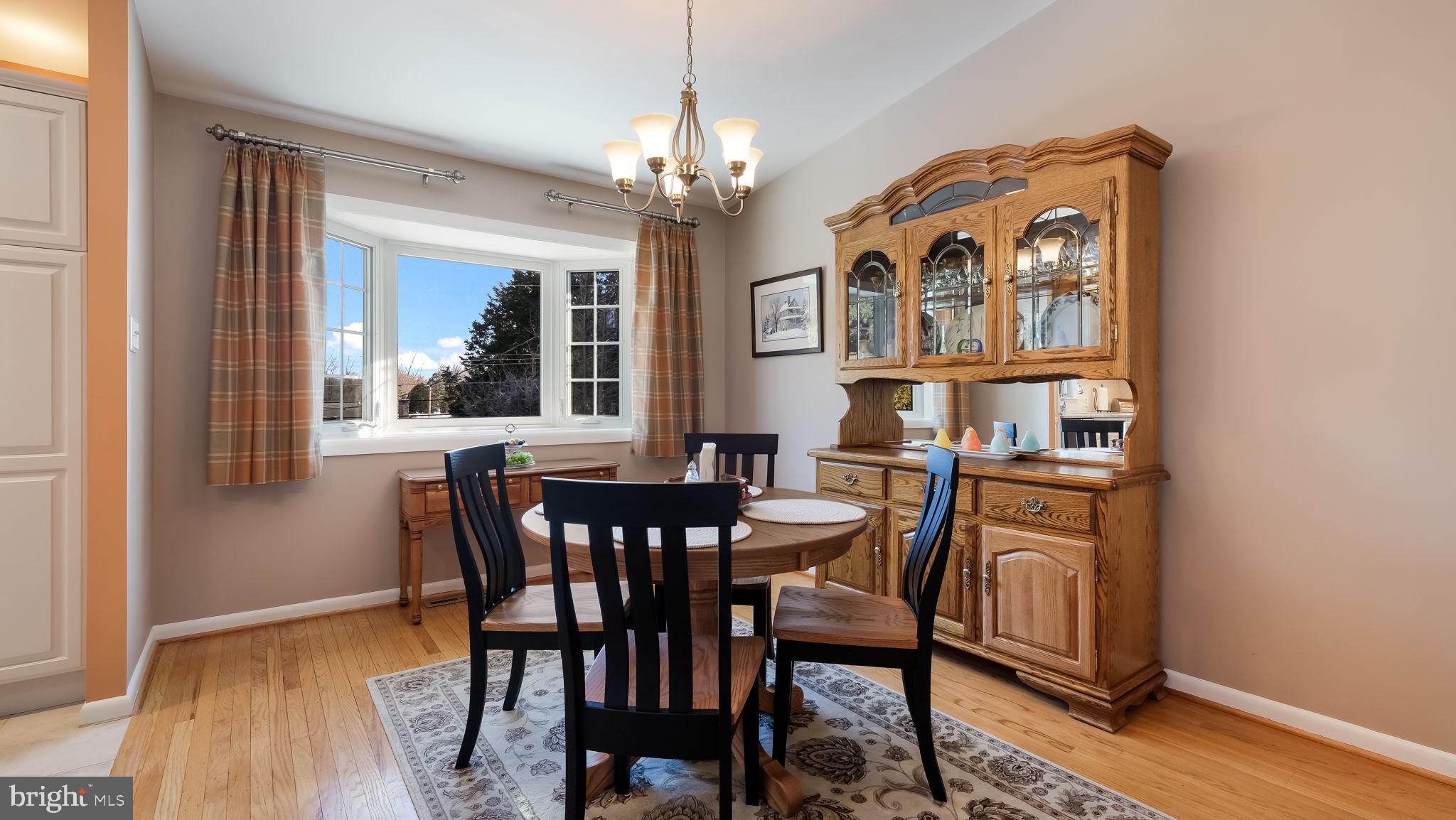 439 Shallcross Road Southampton, PA 18966 - Photo 13 of 41 Big newer windows Let the light shine!
