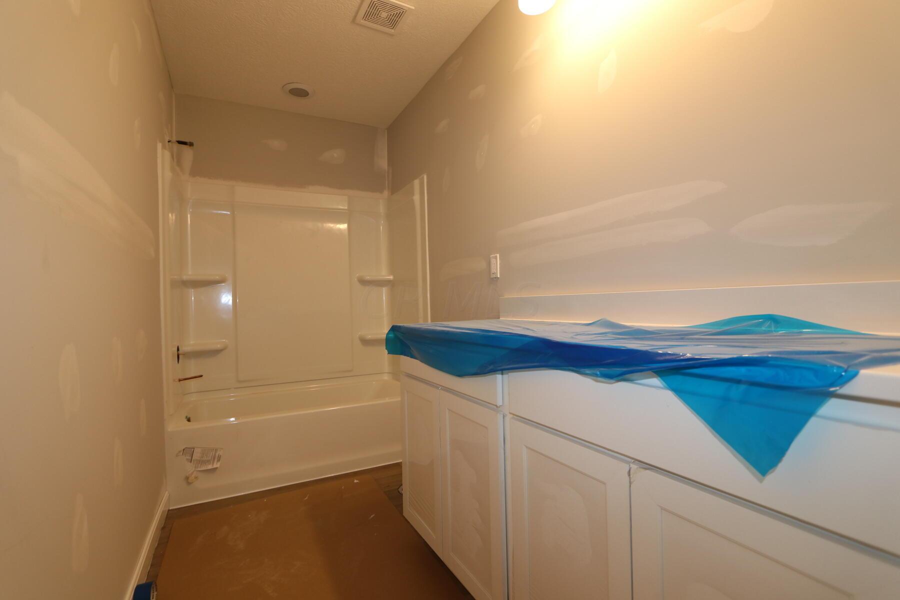 7210 Ribault Drive Northwest Pickerington, OH 43147 - Photo 8 of 16 Interior