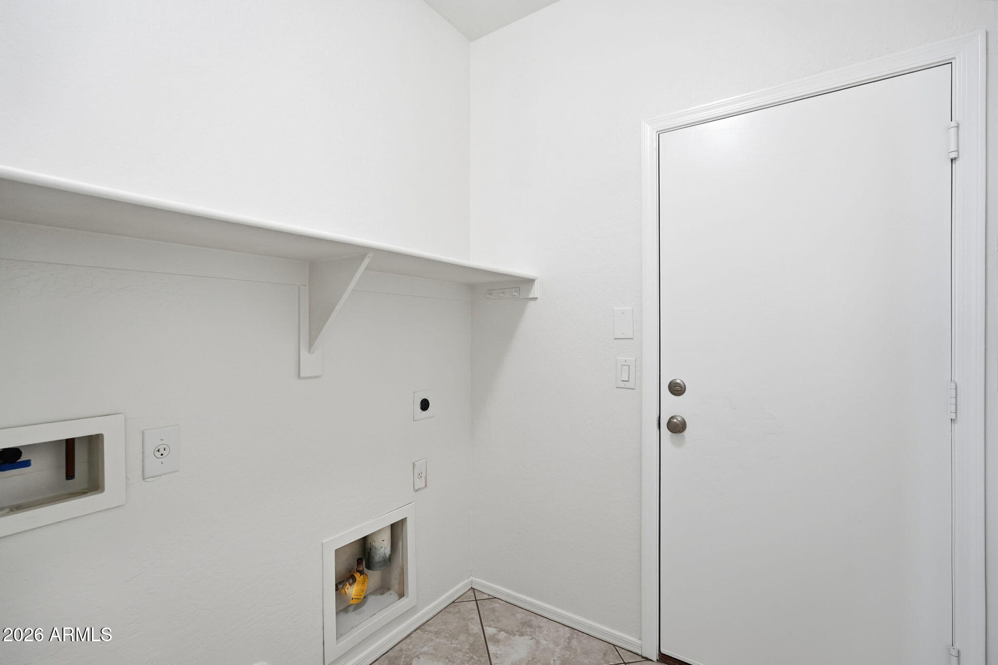 8851 West Payson Road Tolleson, AZ 85353 - Photo 27 of 32 a view of an empty room