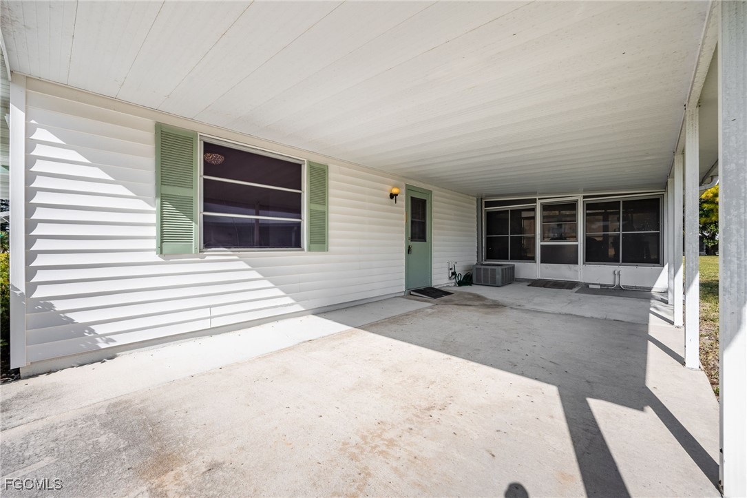 13 Pinewood Boulevard Lehigh Acres, FL 33936 - Photo 5 of 31