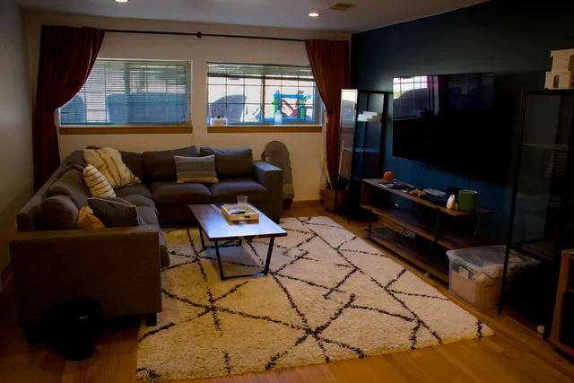 $3,000 | 9910 Crawford Avenue, Skokie, IL 60076