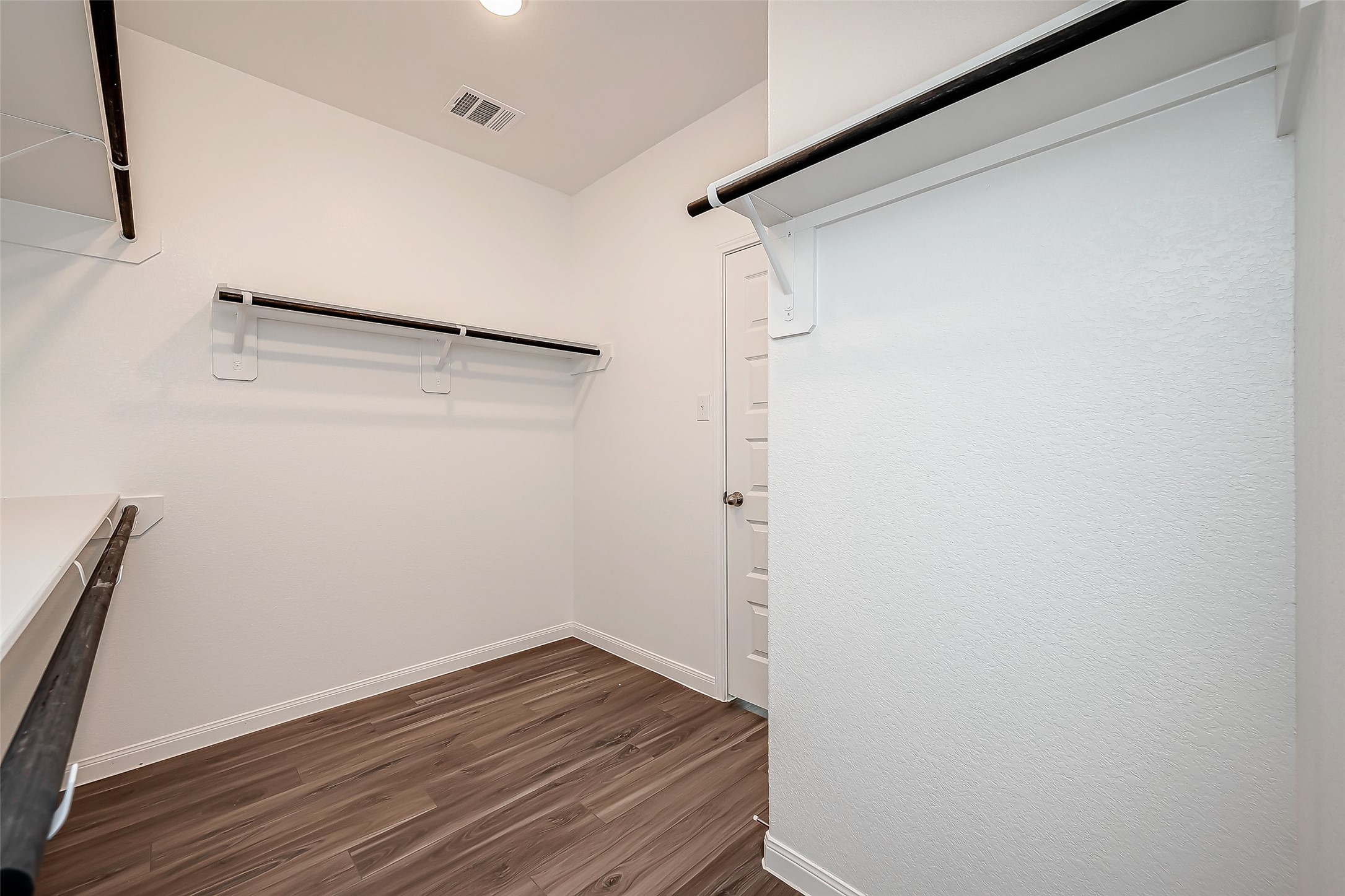 811 Gavin Walker Drive Rosharon, TX 77583 - Photo 16 of 43