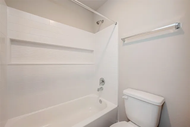 $2,600 | 811 Gavin Walker Drive, Rosharon, TX 77583