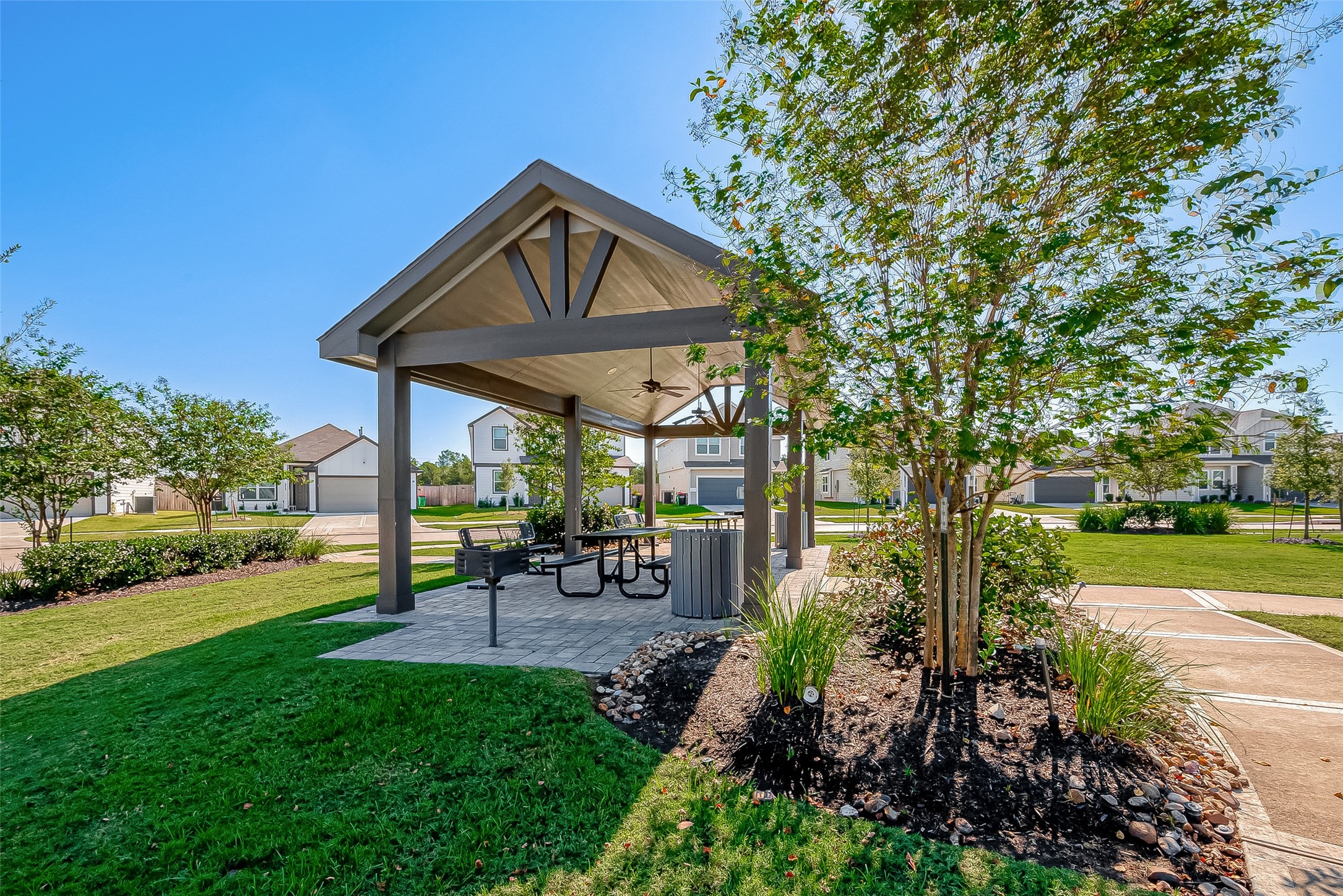 811 Gavin Walker Drive Rosharon, TX 77583 - Photo 35 of 43