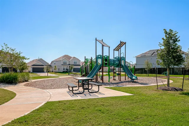 $2,600 | 811 Gavin Walker Drive, Rosharon, TX 77583