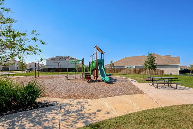 $2,600 | 811 Gavin Walker Drive, Rosharon, TX 77583