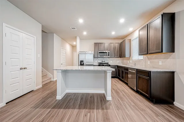 $2,600 | 811 Gavin Walker Drive, Rosharon, TX 77583