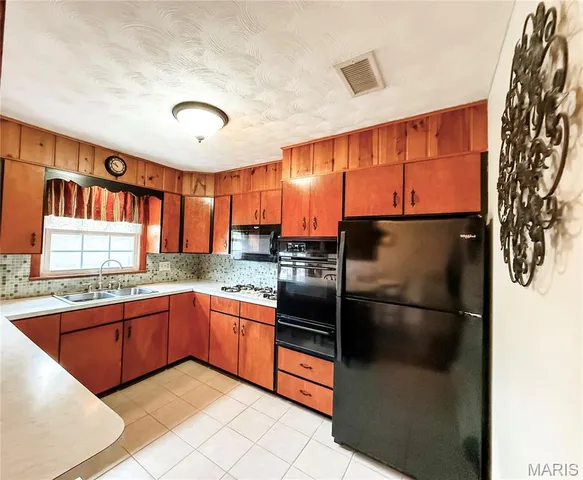 $220,000 | 593 West Hill Street, Nashville, IL 62263