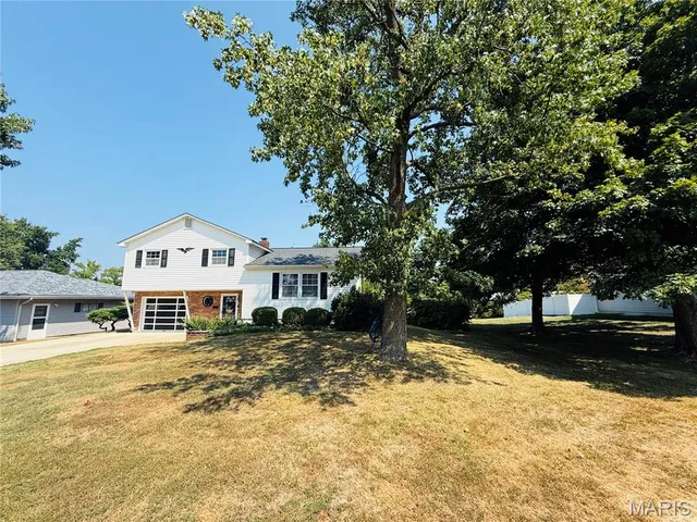 $220,000 | 593 West Hill Street, Nashville, IL 62263