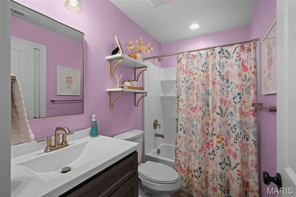 $1,749,000 | 1316 Fawnvalley Drive, Des Peres, MO 63131