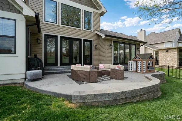 $1,749,000 | 1316 Fawnvalley Drive, Des Peres, MO 63131