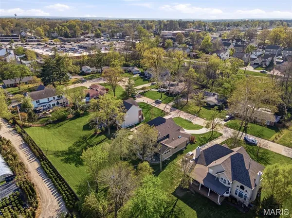 $1,749,000 | 1316 Fawnvalley Drive, Des Peres, MO 63131