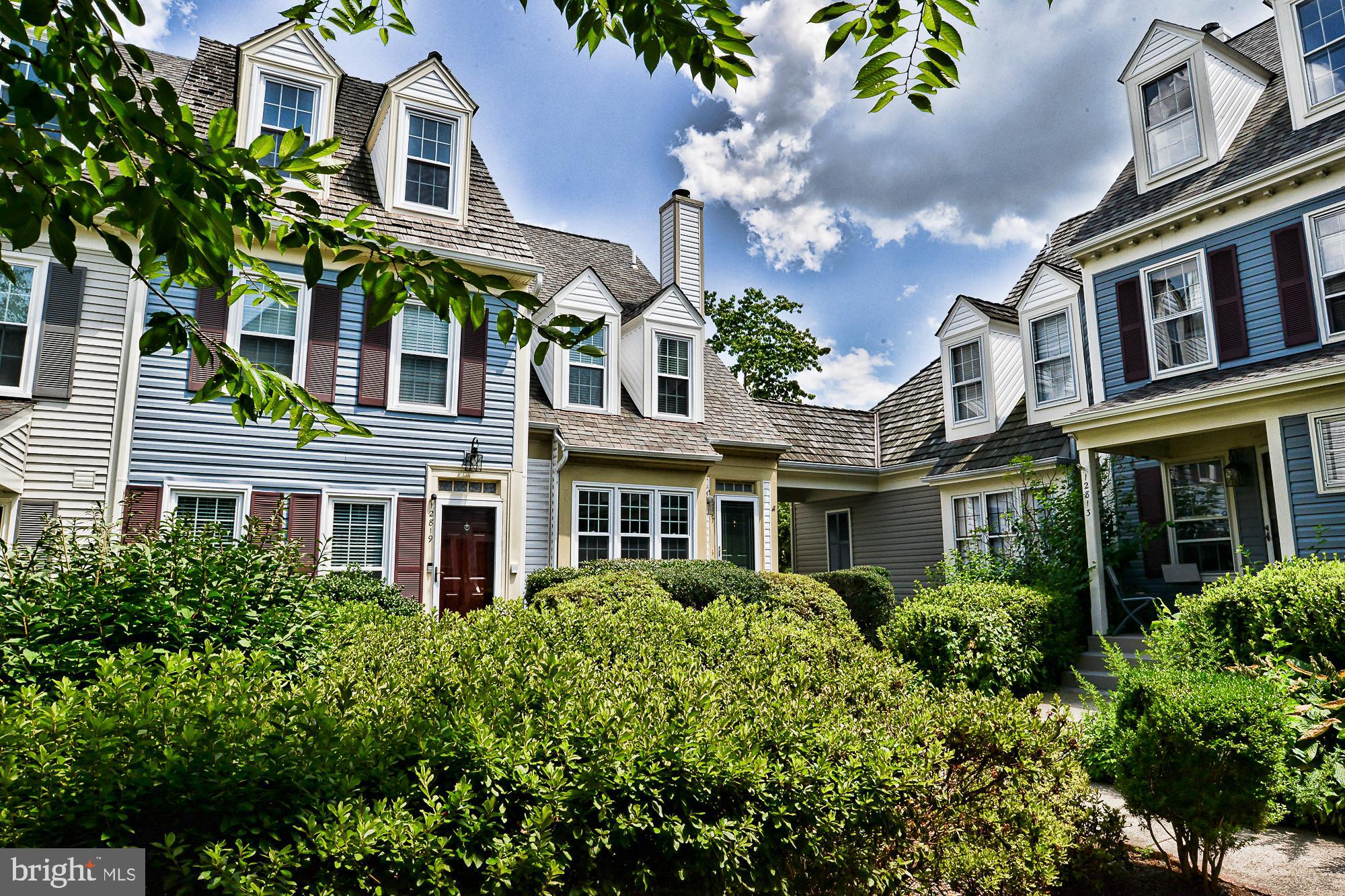 12817 Mill Brook Court Woodbridge, VA 22192 - Photo 34 of 34 front view of a building