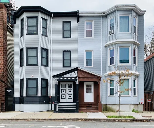 $2,900 | 107 Chelsea Street, Unit 2, Boston, MA 02128