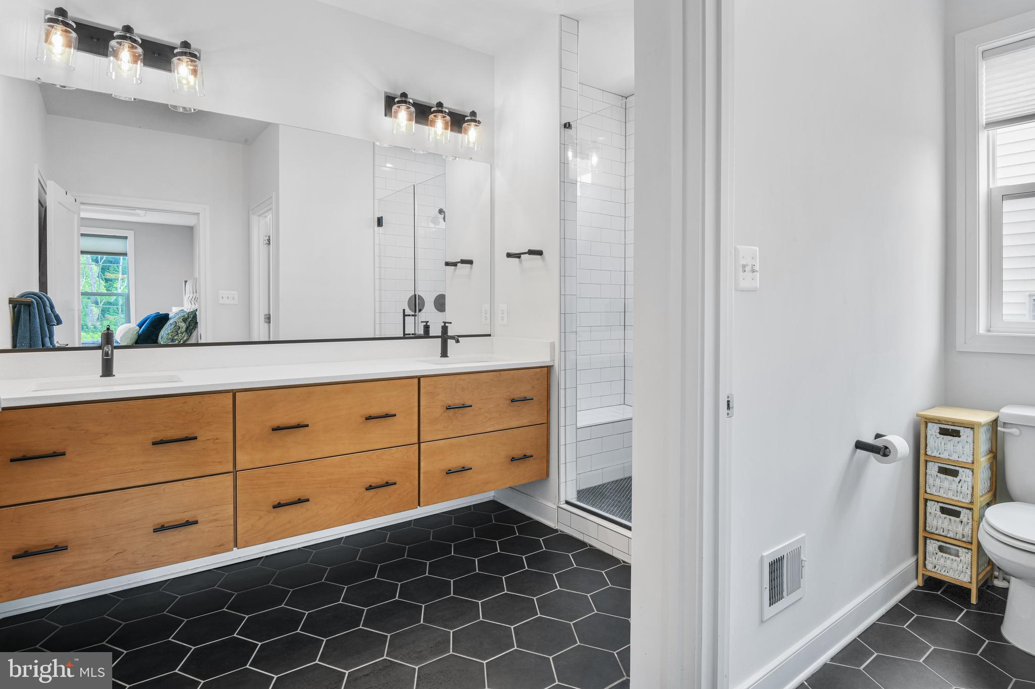 4756 Plum Road Monrovia, MD 21770 - Photo 13 of 55 Luxe Primary Suite Bath