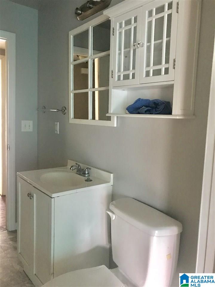905 21st Street Southwest Birmingham, AL 35211 - Photo 9 of 18