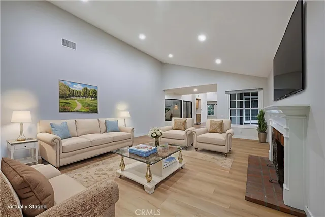 $1,199,900 | 500 South Calle De Casas, Anaheim, CA 92807