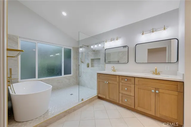 $1,199,900 | 500 South Calle De Casas, Anaheim, CA 92807